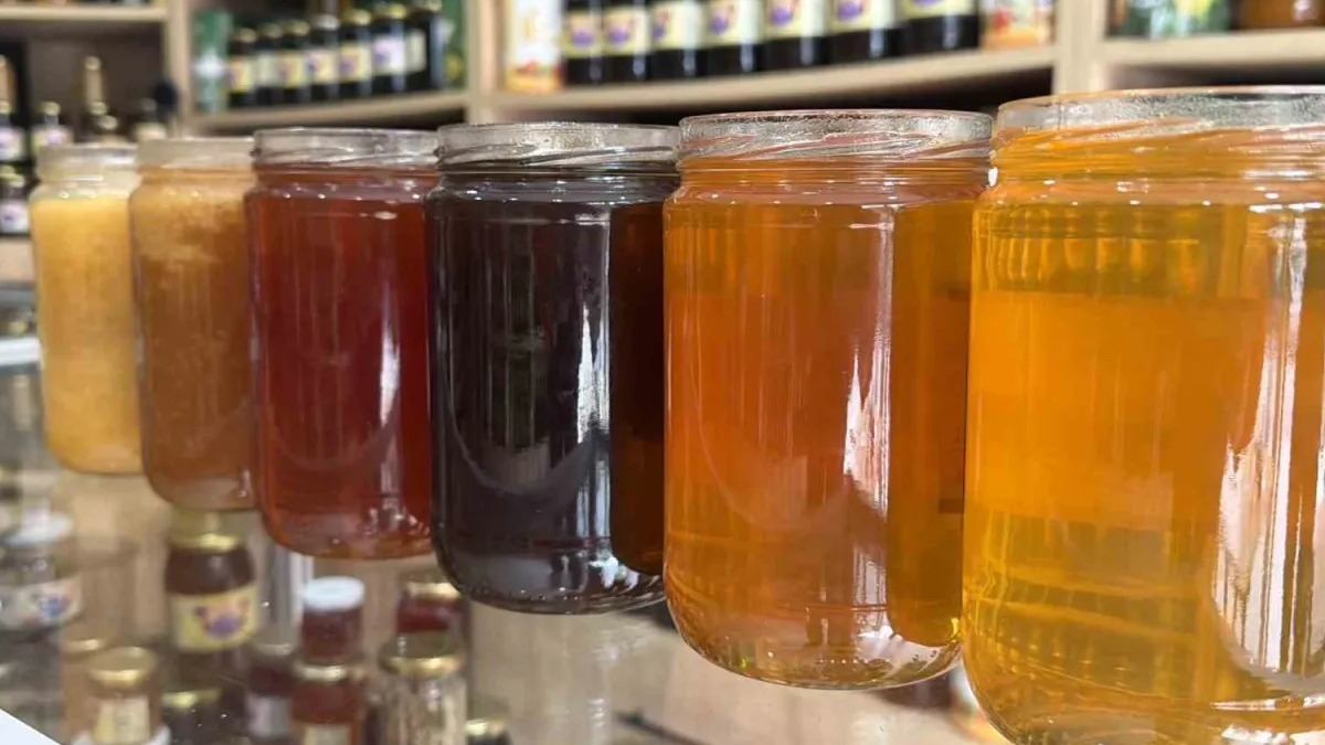 Üreticisi sırrı verdi: Sahte bal kendi böyle belli ediyor