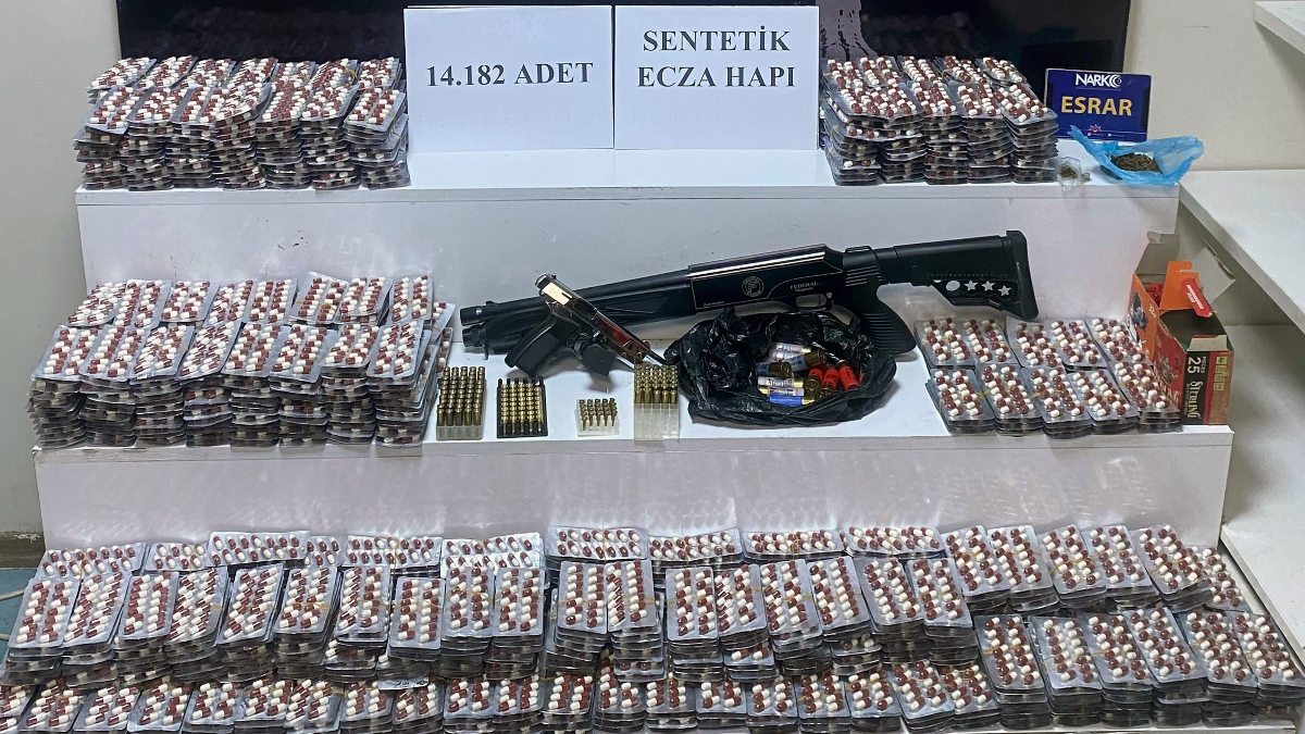 Adana'da evinde 14 bin adet uyuşturucu madde bulundu: İçmek için aldım