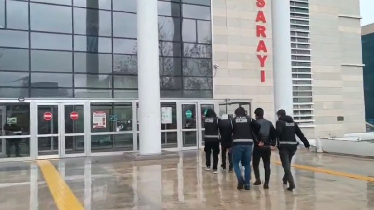 Elazığ'da ehliyet sınavında kopya çeken 7 sürücü adayına suçüstü