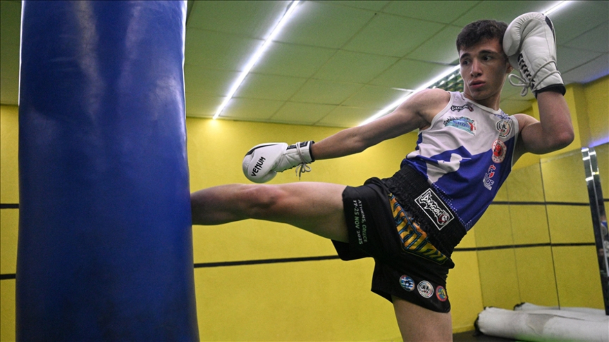 Muaythai'de bir yılda 3 kupa kazanan Utme Mete Yağcı'dan tarihi başarı