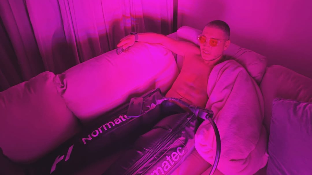 Emre Mor'dan peş peşe paylaşımlar