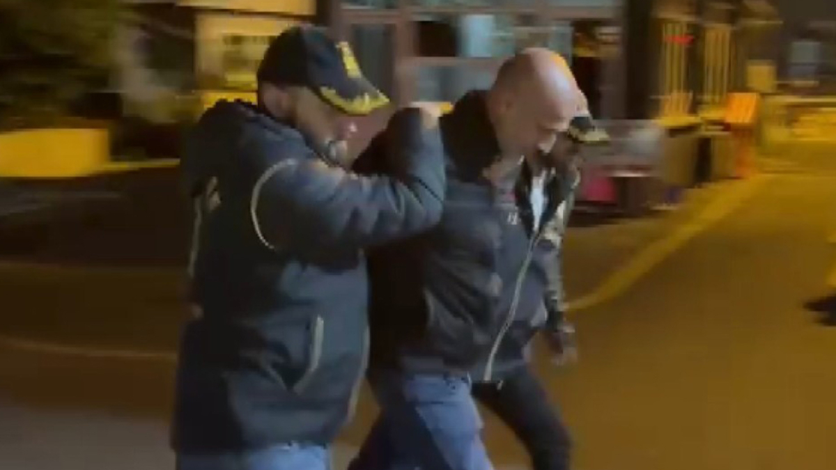 İstanbul'da cinayet suçundan 14 yıldır aranan hükümlü saklandığı evde yakalandı