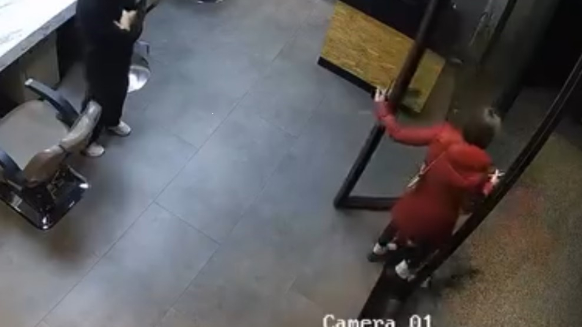 İstanbul'da kuaförde 3 bin TL'lik işlem yaptırıp kaçtı