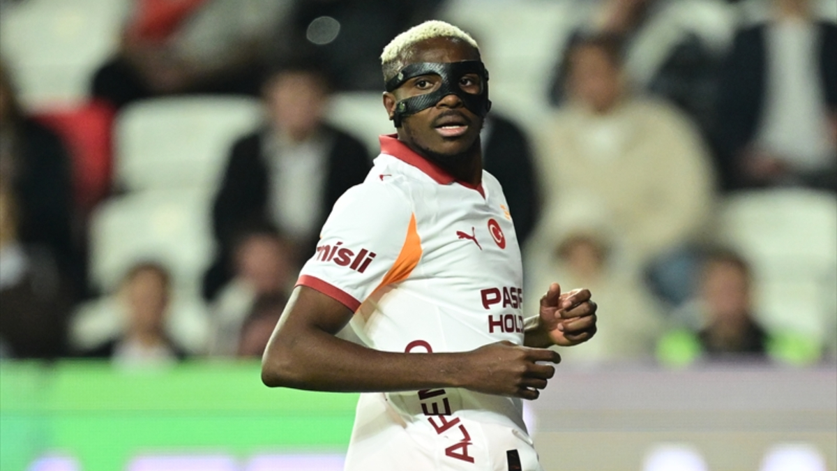 Victor Osimhen cezalı duruma düştü