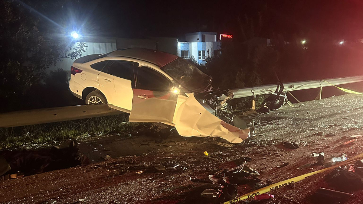 Osmaniye'de karşı şeride geçen otomobil dehşet saçtı: 3 kişi can verdi