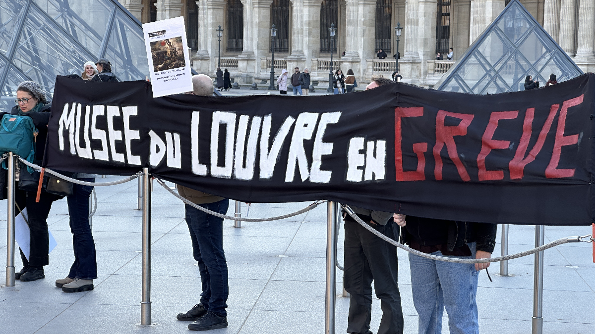 Louvre Müzesi'nin başına gelmeyen kalmadı: Bu sefer de grev nedeniyle kapandı