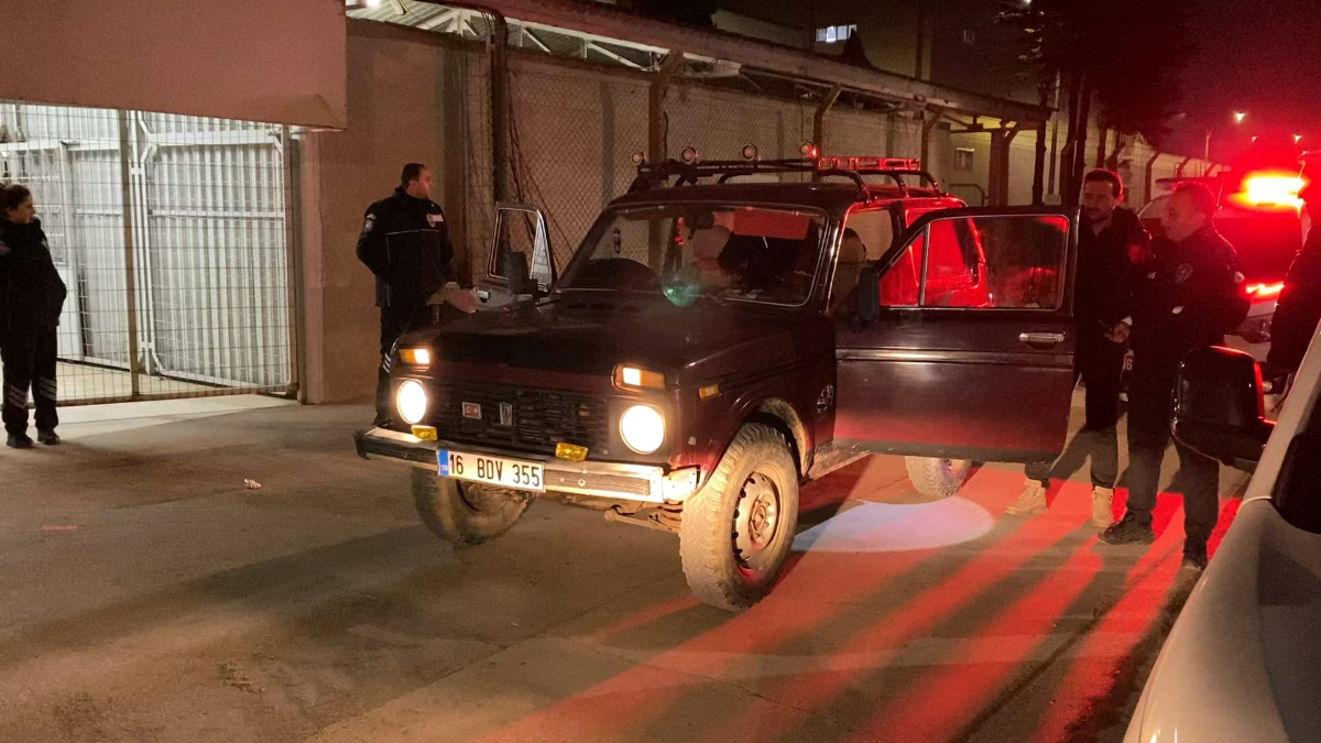 Bursa'da kaçarken polis aracına çarpan 15 yaşındaki sürücüye 150 bin lira ceza