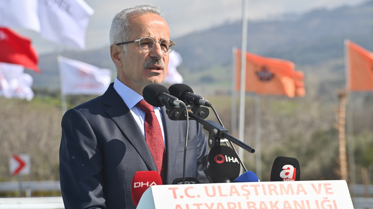 Abdulkadir Uraloğlu duyurdu: Ankara-Niğde Otoyolu'na Uluslararası Yol Federasyonu'ndan ödül