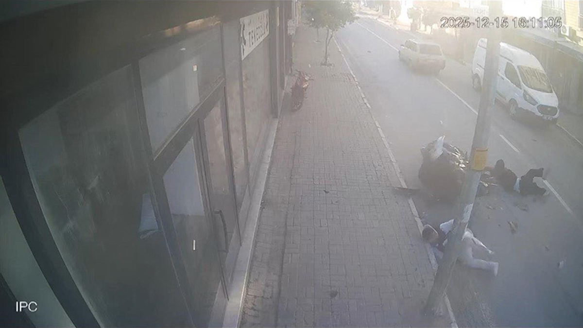 Aydın'da motosikletlerin çarpıştığı kaza kamerada: 15 yaşındaki Tunahan öldü, 2 yaralı