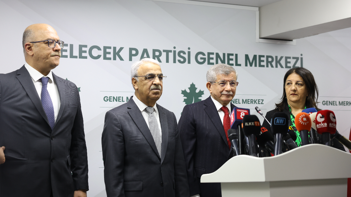 DEM Parti'nin İmralı heyeti Gelecek Partisi'ni ziyaret etti
