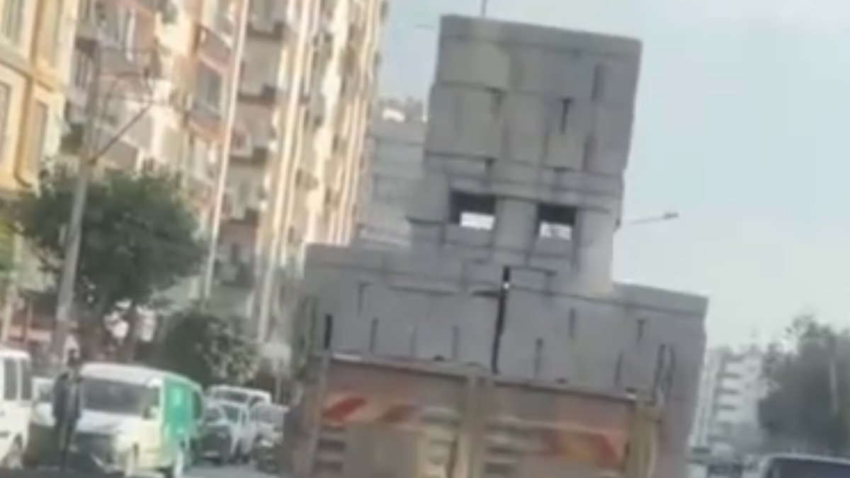 Mersin’de tehlikeli yükleme yapan kamyon sürücüsü 3 bin 65 TL para cezası kesildi