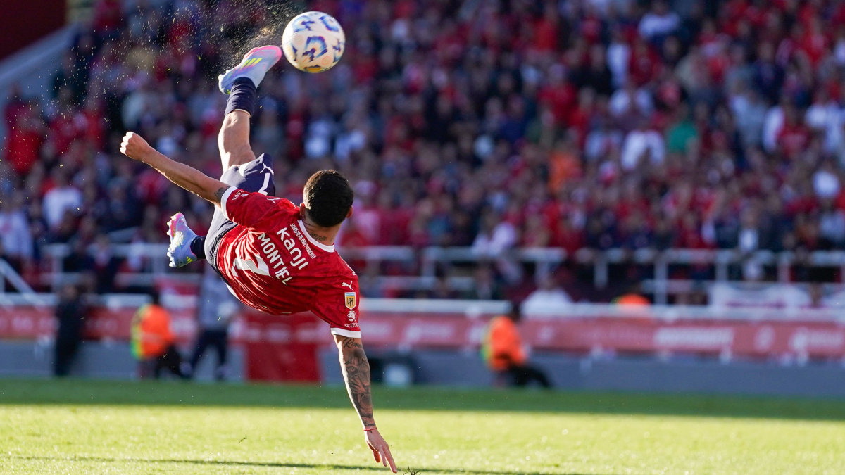 Santiago Montiel, 2025 Puskas Ödülü'nün sahibi oldu