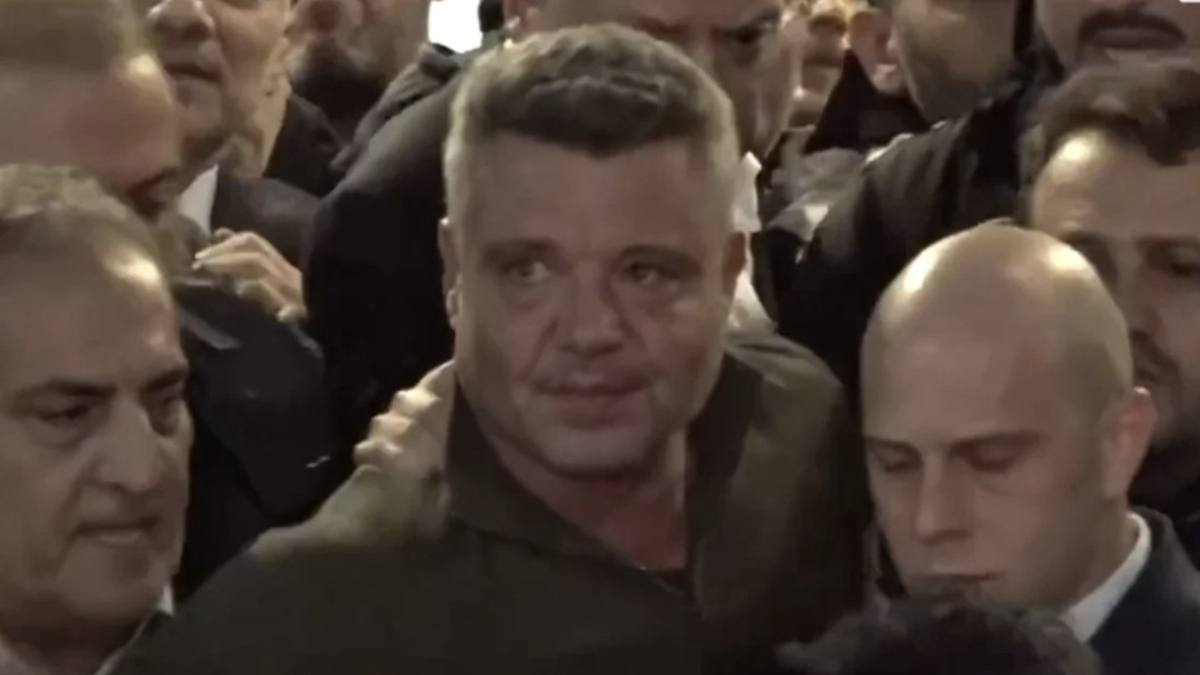 Sadettin Saran yurda giriş yaptı: Taraftarlar havalimanında karşıladı