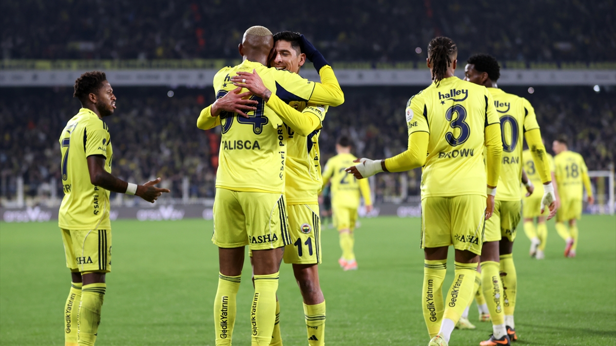 Eyüpspor - Fenerbahçe maçının ilk 11'leri