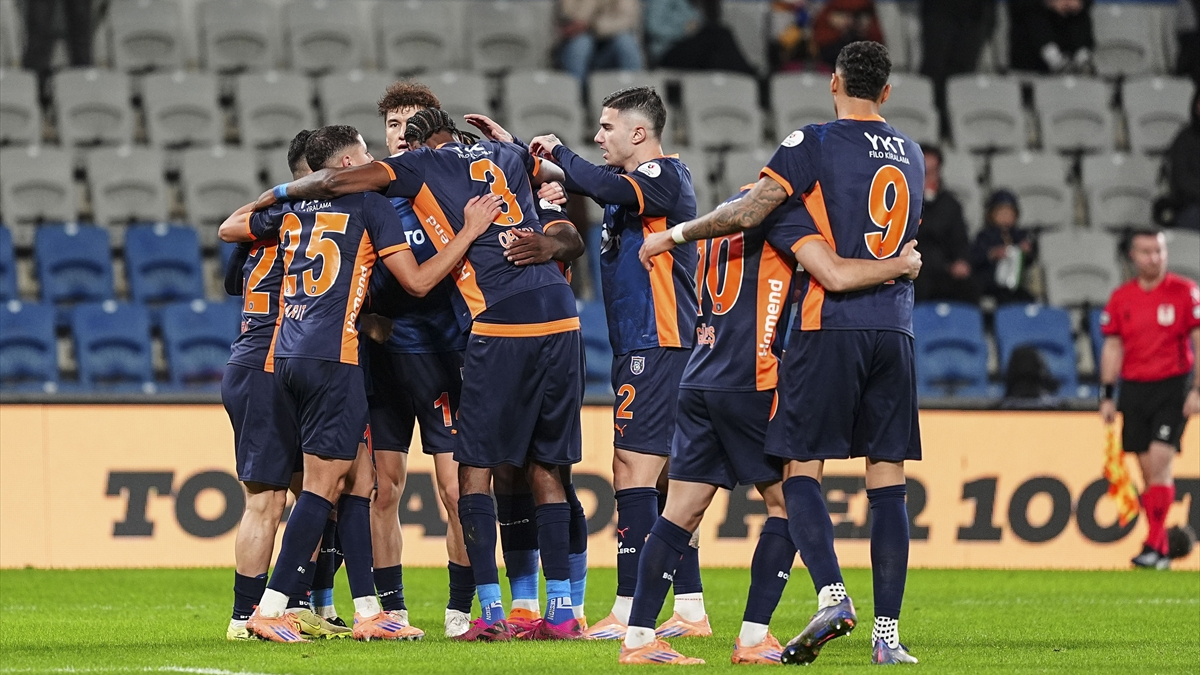 Başakşehir’den Burak Yılmaz'ın döndüğü Gaziantep'e 5 gol