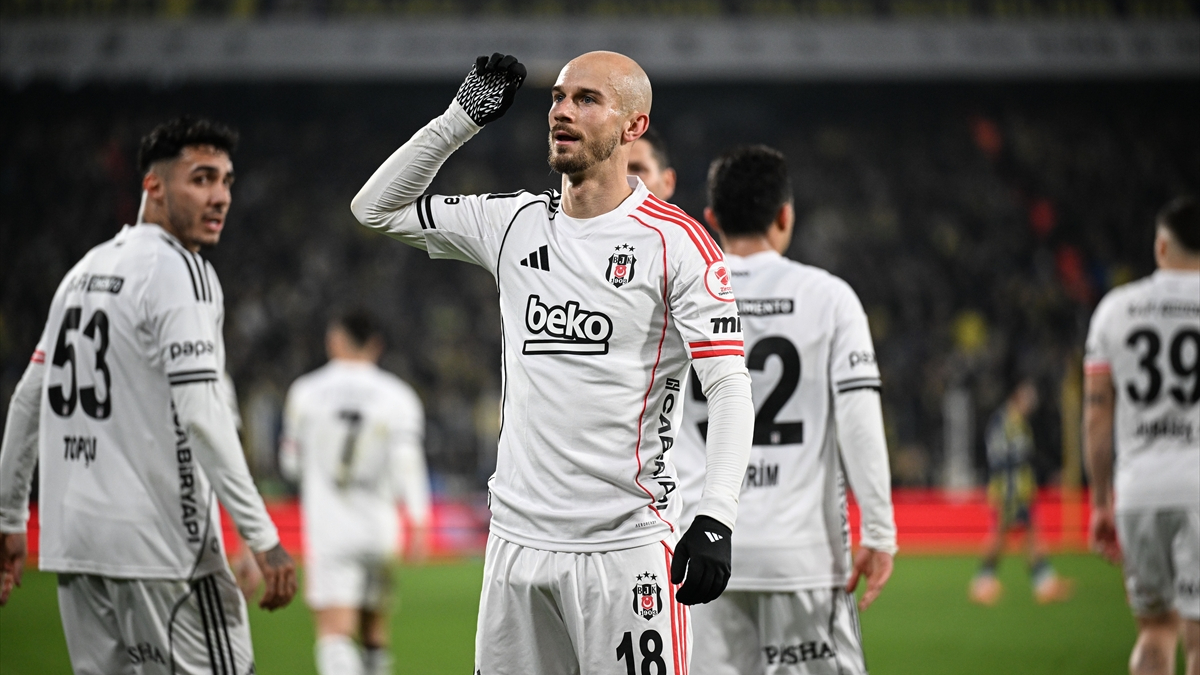 Beşiktaş'tan derbi zaferi sonrası paylaşımlar