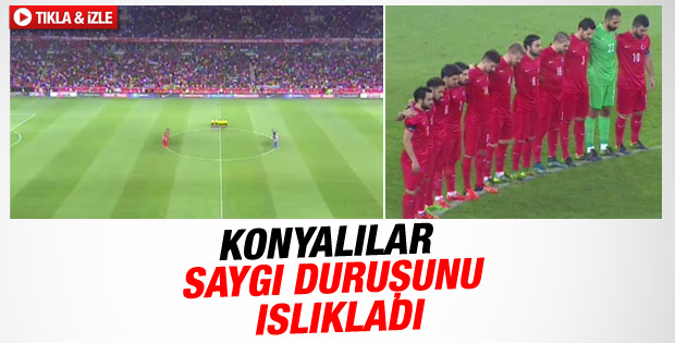 Konya'daki saygı duruşunda ıslık sesleri