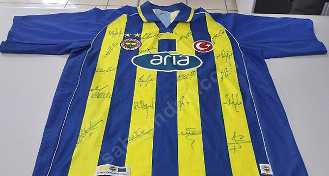 Ev Parasina Imzali Fenerbahce Formasi