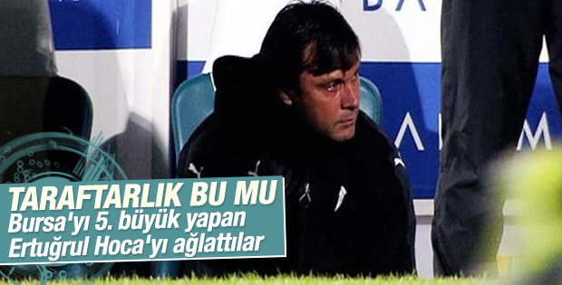 Taraftarların tepkisi Ertuğrul Sağlam'ı ağlattı