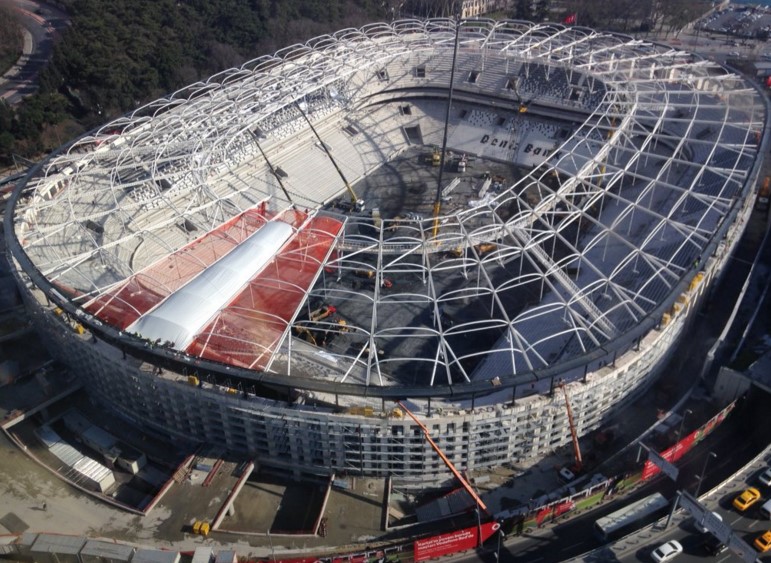 Vodafone Arena�nın çatısı maketinden farklı olacak