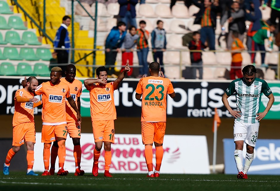 Love�sız Alanya�dan Bursa�ya 3 gol