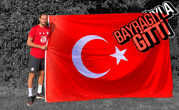 Yusuf Türk bayrağıyla poz verdi
