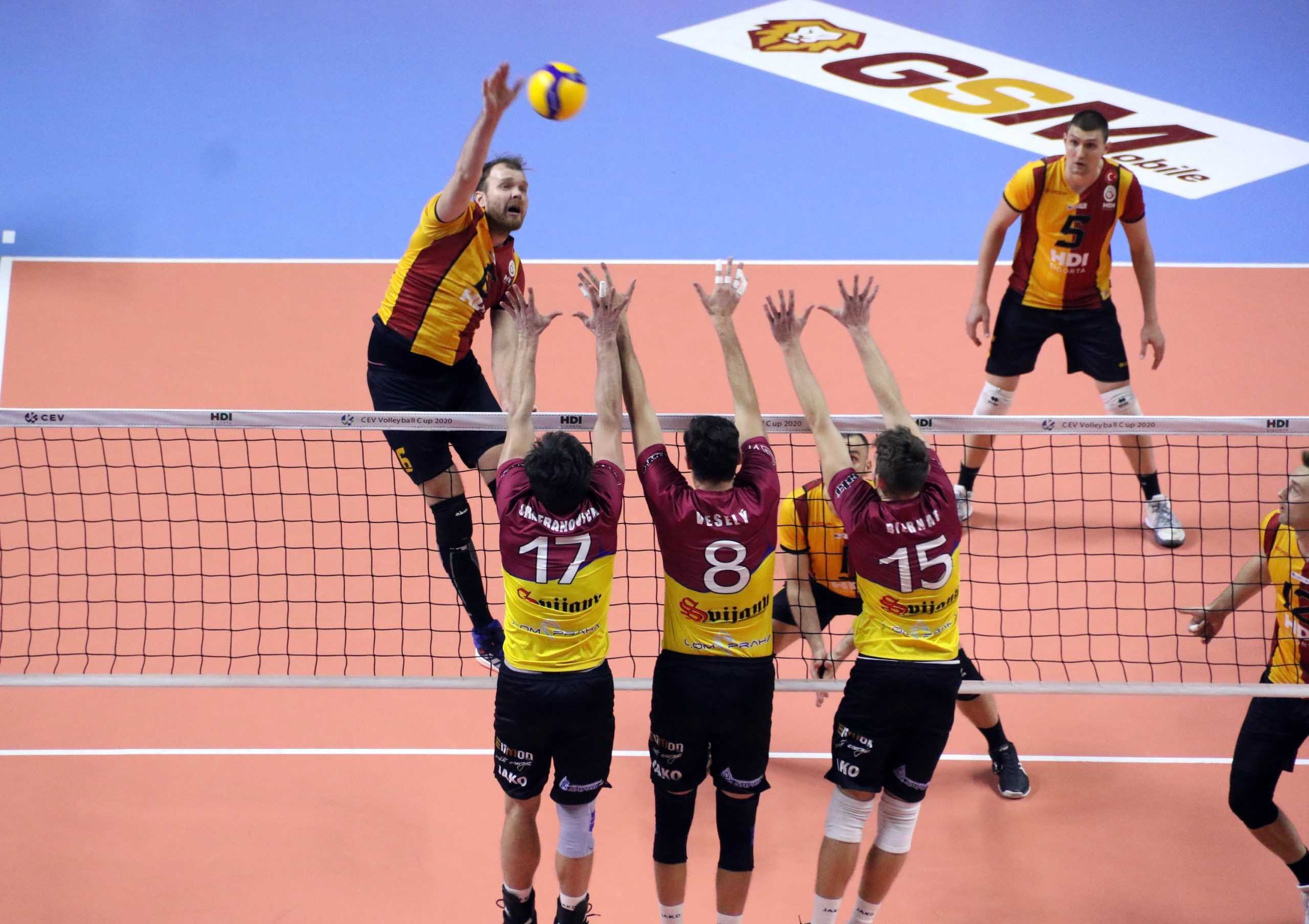 Erkekler Cev Kupasi Nda Galatasaray Tur Icin Avantajli