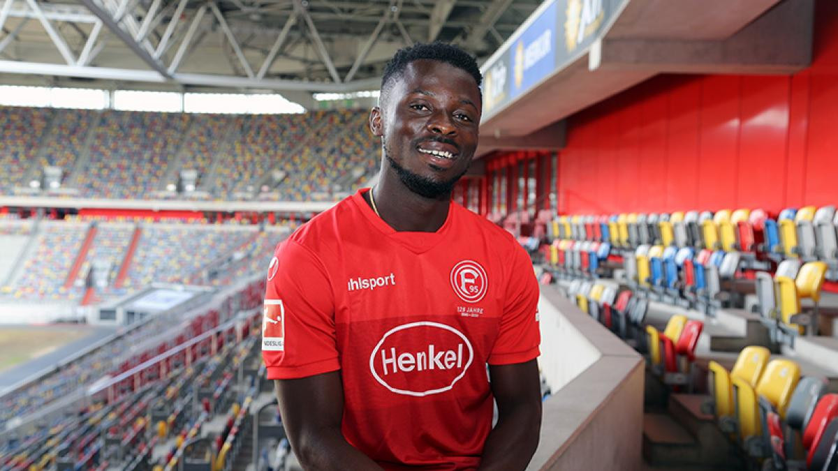 Fenerbahce Nana Ampomah In Pesinde