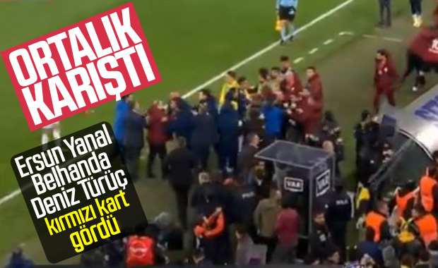 Derbide kartlar havada uçuştu