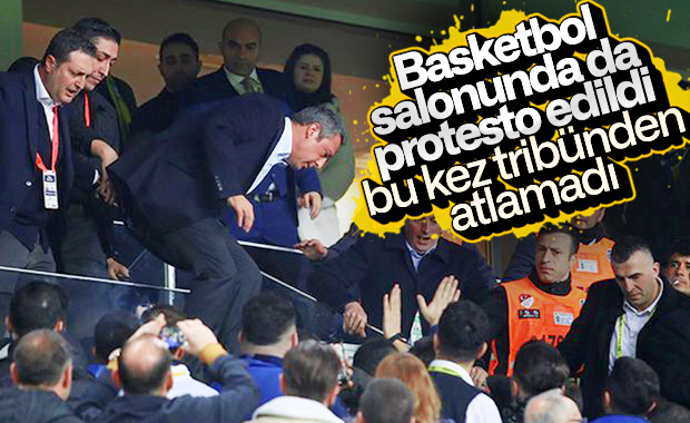 Fenerbahçeli taraftarlar Ali Koç'a tepki gösterdi 