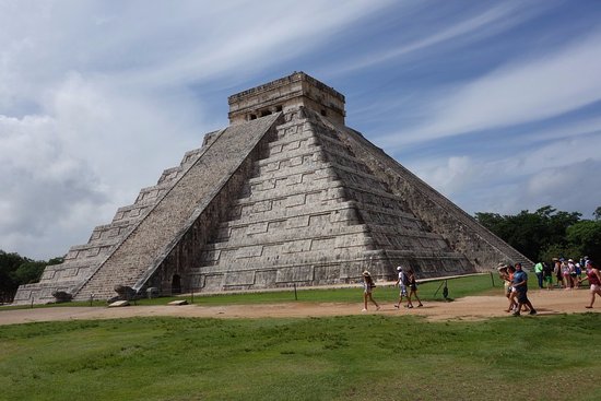 Maya piramidinde gizli bir geçit bulundu