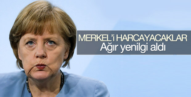 Merkel'in partisi oy kaybetti
