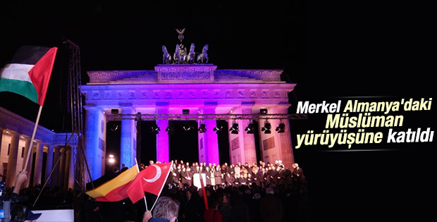 Merkel Berlin'de Müslümanlarla yürüdü