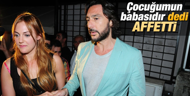 Meryem Uzerli ve Can Ateş kızlarıyla birlikte tatilde