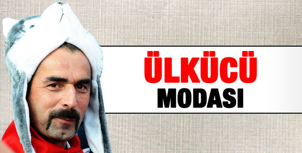 MHP mitingindeki kurt kafası bereli adam