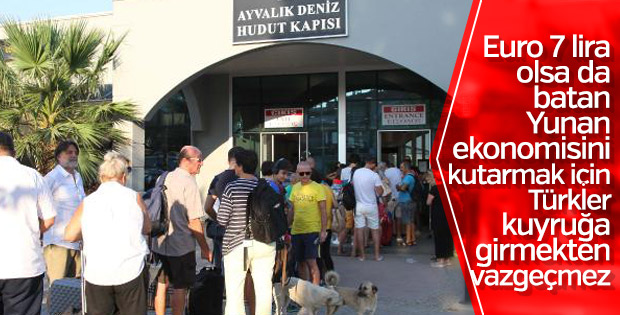 Tatilciler yine Midilli Adası'na akın etti
