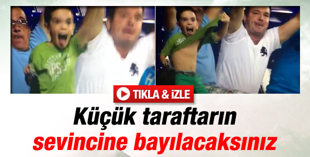 Minik taraftar sevinçten çılgına döndü