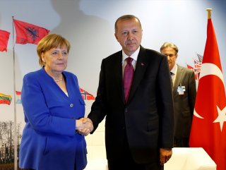 NATO'da Erdoğan-Merkel görüşmesi #1