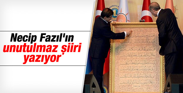 Davutoğlu'ndan Erdoğan'a sürpriz hediye İZLE