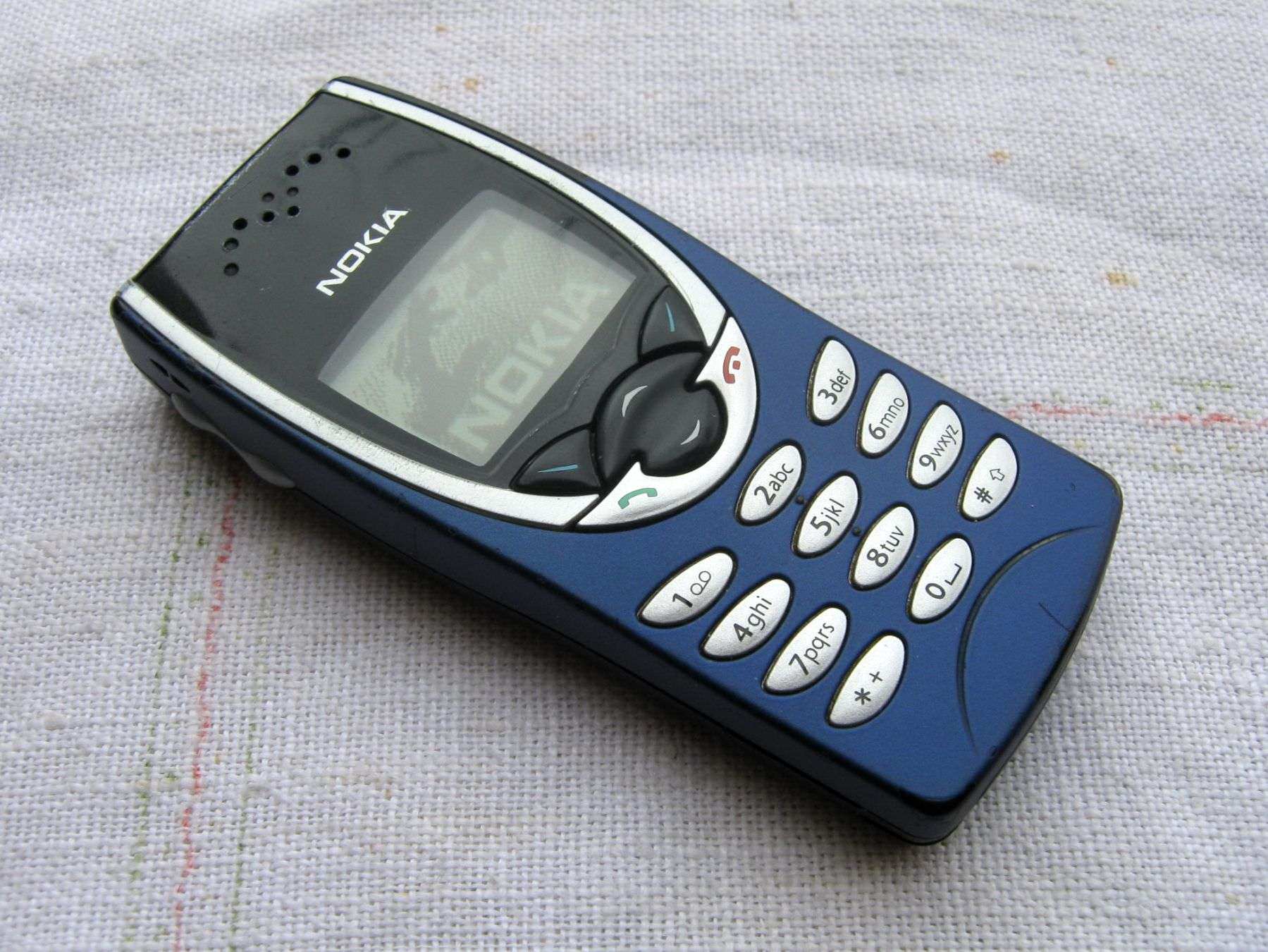 1 телефоны нокиа. Nokia 8210. Нокиа 8210 старый. Nokia 8210 1999. Nokia 8330.