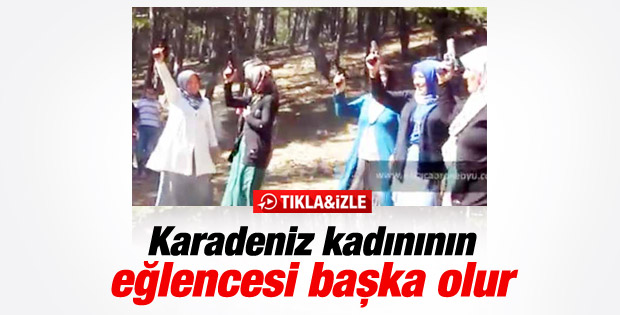 Ordu'da köy şenliğinde kadınların silah şovu
