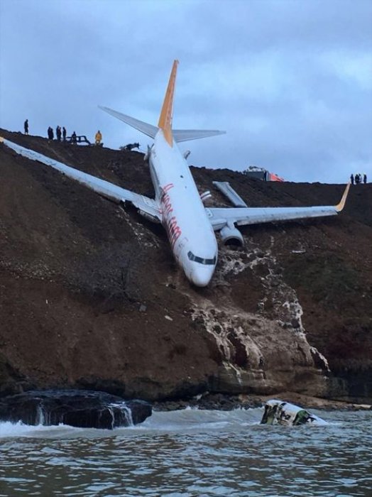Trabzon'da kaza yapan Pegasus uçağının iniş anı