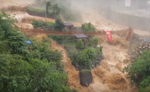 Karadeniz afetlerle boğuşuyor