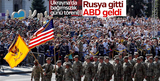 Ukrayna Bağımsızlık Günü kutlamalarında ABD bayrakları