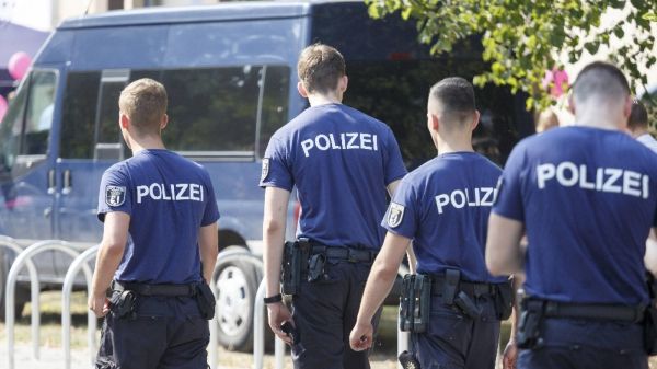 Almanlar en çok polislere güveniyor