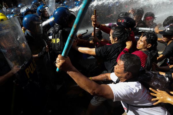 Filipinler'de Trump protestosu