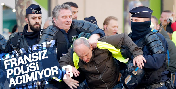 Fransız polisi göstericilere şiddet uyguluyor
