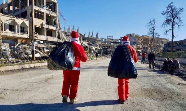 PKK'lı teröristler Rakka'da Noel'i kutladı
