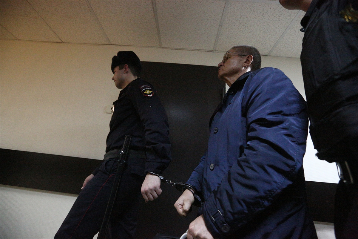 Eski Rus bakana 8 yıl hapis