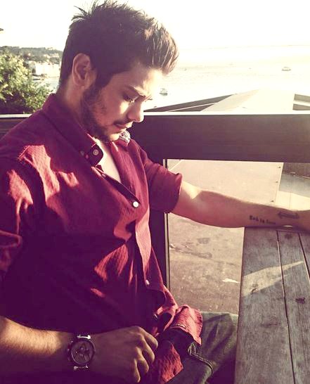 Rüzgar Erkoçlar'a genç kızlar rahat vermiyor - Resim: 3